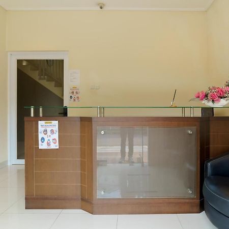 Dago Suites Syariah Cikarang Mitra Reddoorz Bekasi Exterior foto