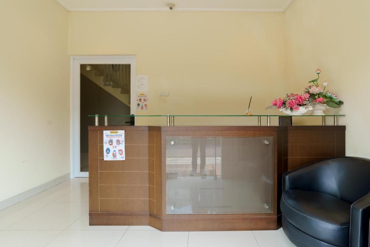 Dago Suites Syariah Cikarang Mitra Reddoorz Bekasi Exterior foto